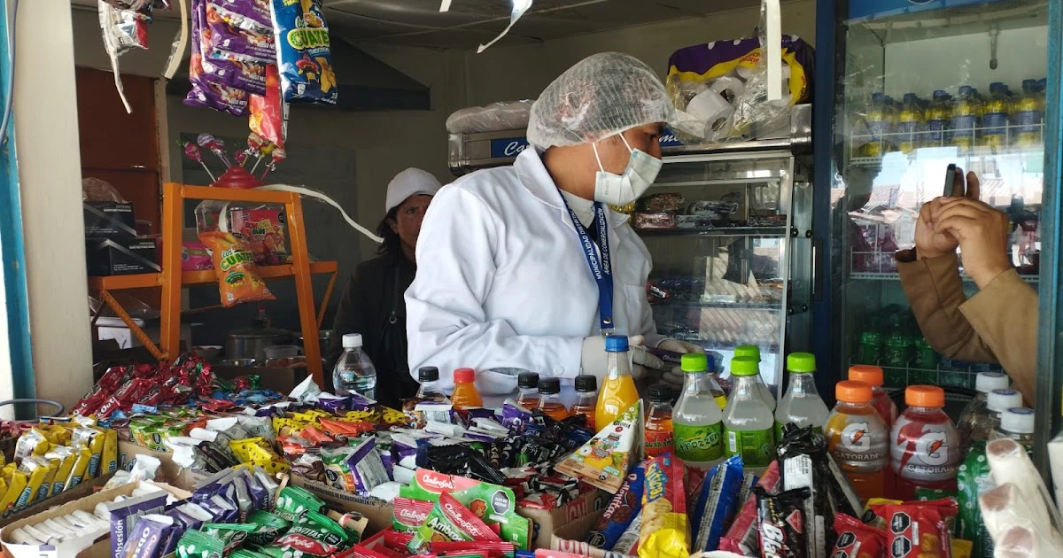 Huancayo sanciona cafetines por grave riesgo sanitario