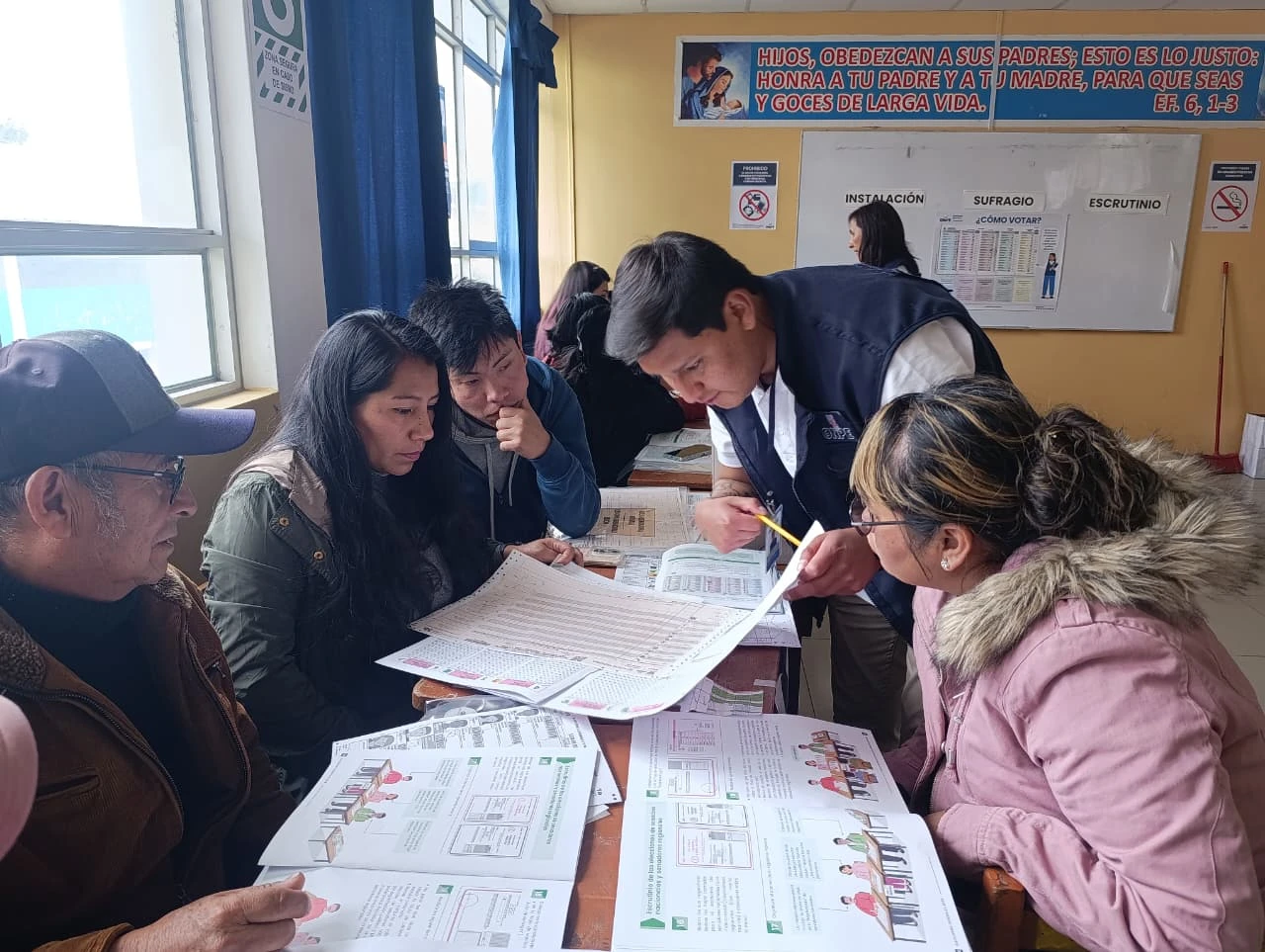 ONPE capacita a miembros de mesa este domingo