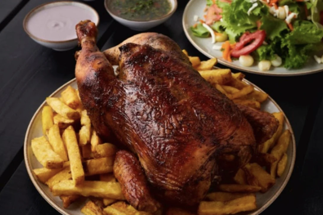 Perú celebra el pollo a la brasa con cifras históricas