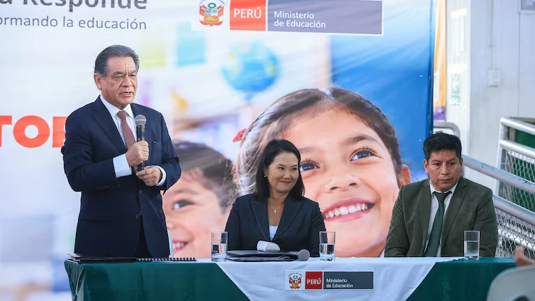 Minedu anuncia reestructuración de la currícula escolar y retiro de contenidos ideológicos