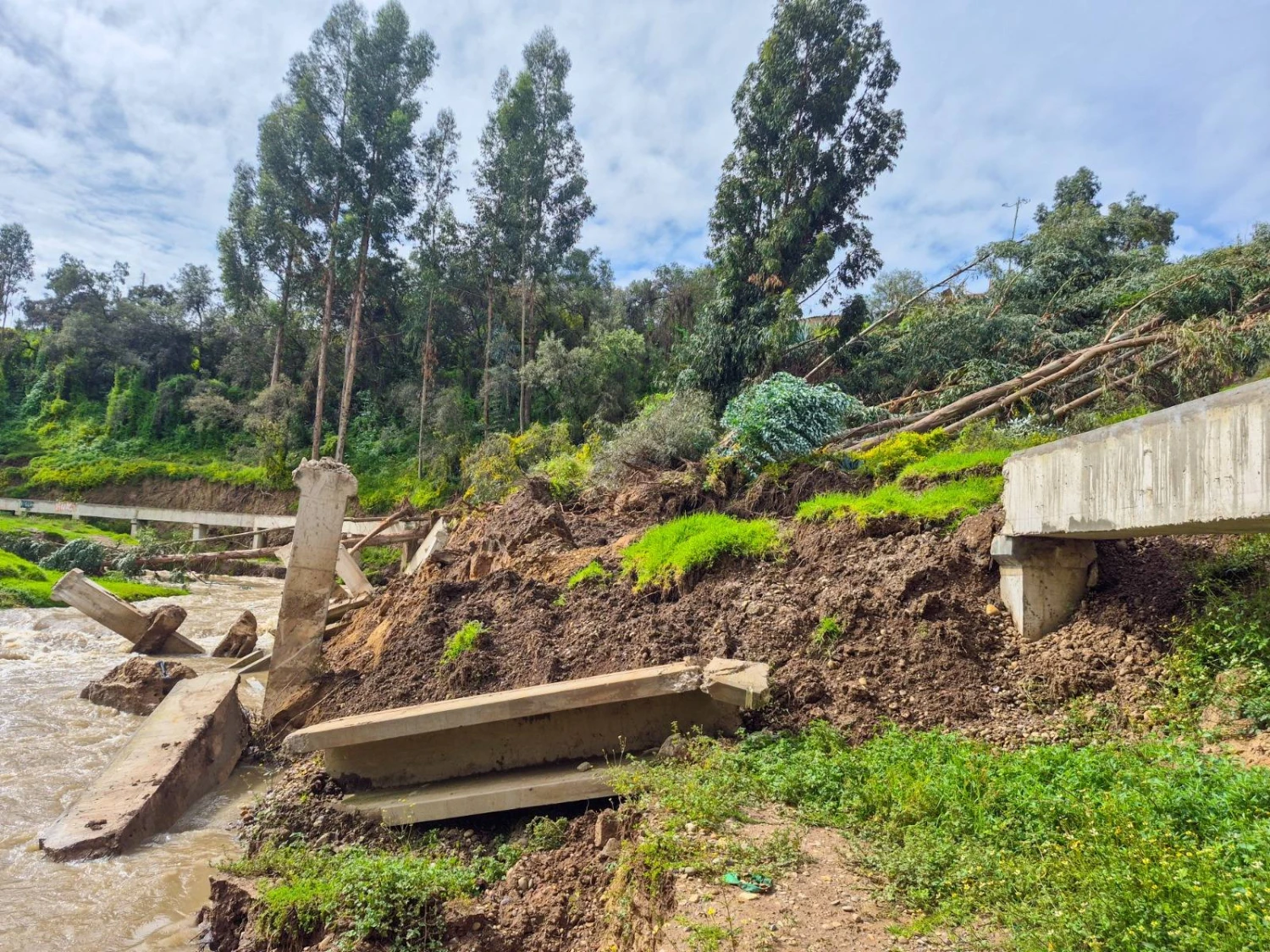 GRJ responde rápido ante daño en canal de Huayucachi