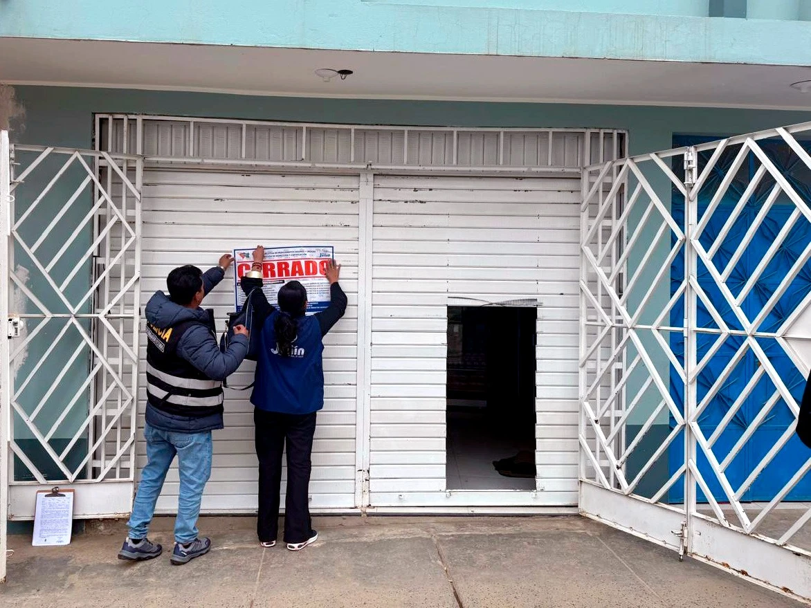 Clausuran 11 boticas ilegales en Chilca y Huancayo
