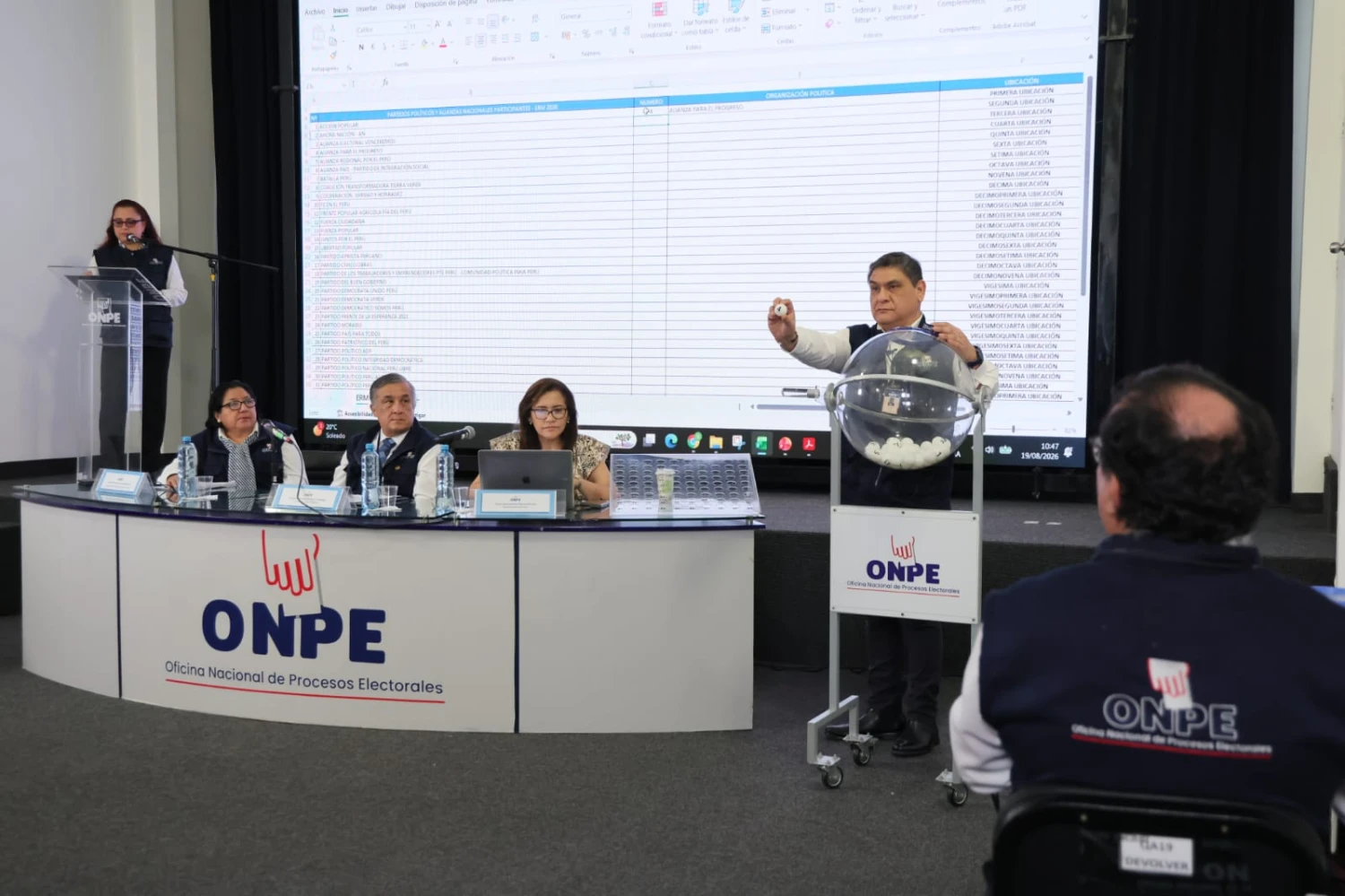 ONPE define ubicación de partidos en cédula para elecciones