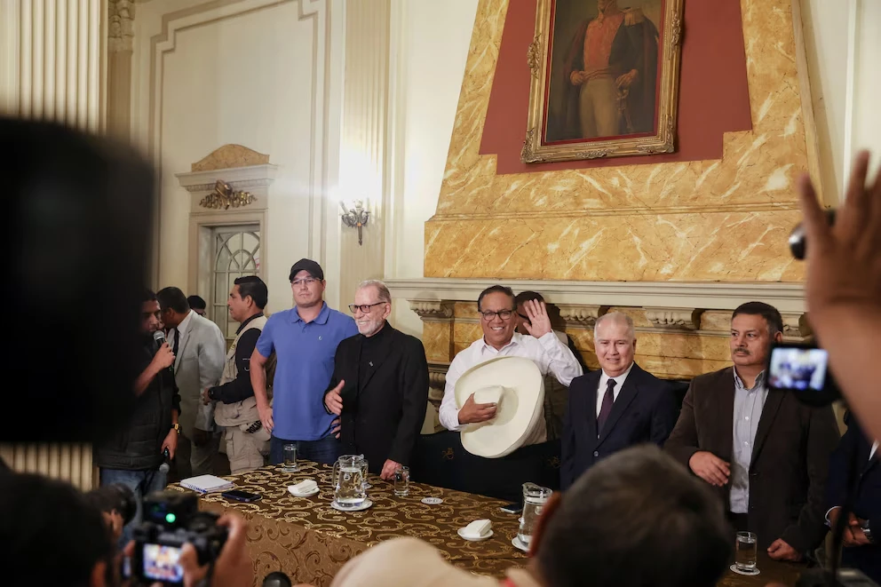 López Chau acepta victoria de Keiko y pasa a la oposición