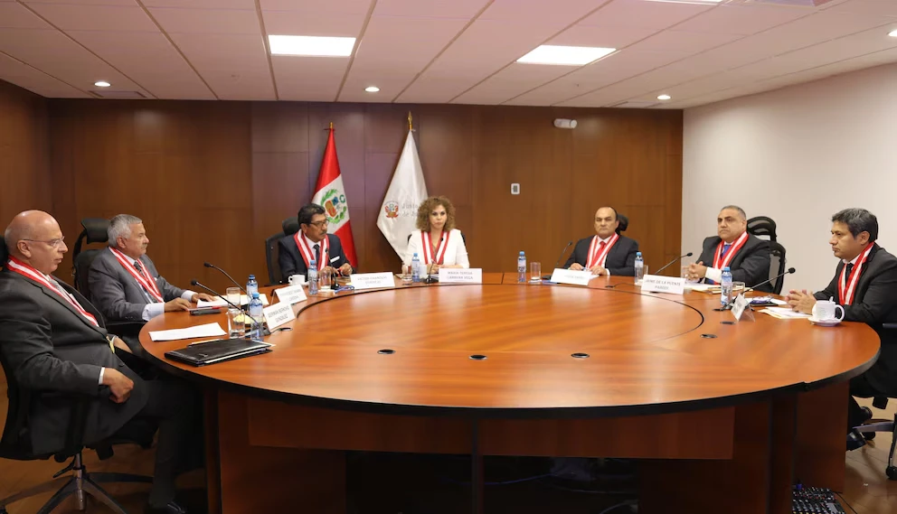 Congreso evalúa aumento de sueldo para miembros de la JNJ