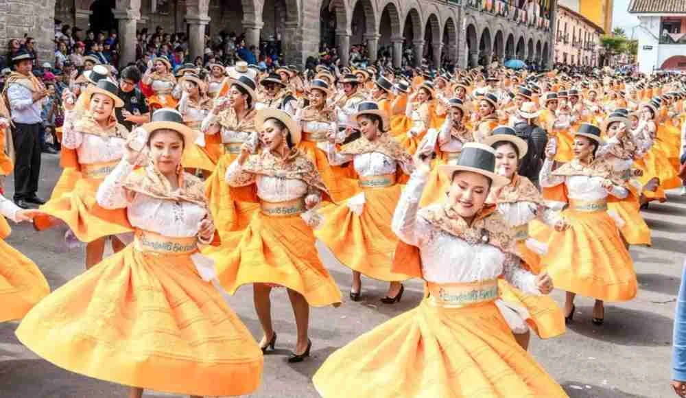 Carnaval Ayacuchano explota de tradición