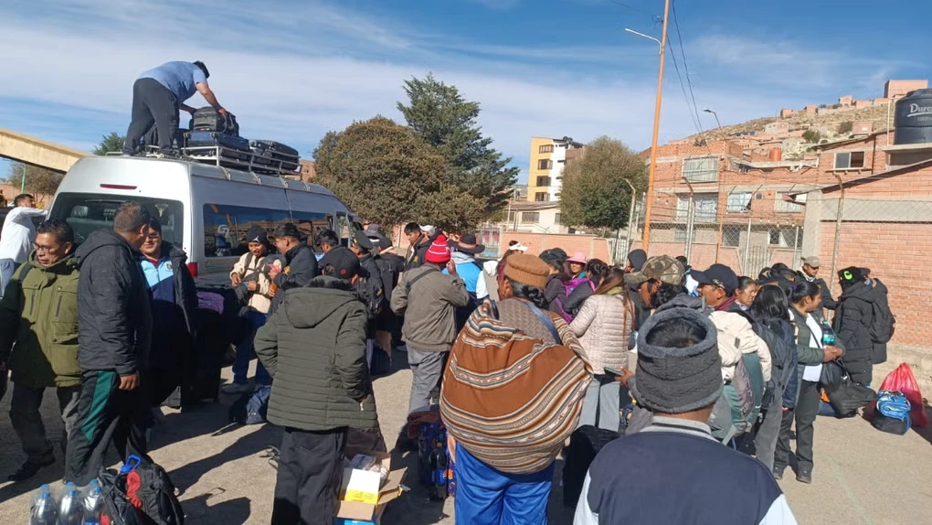 Puente aéreo rescatará a escolares puneños varados