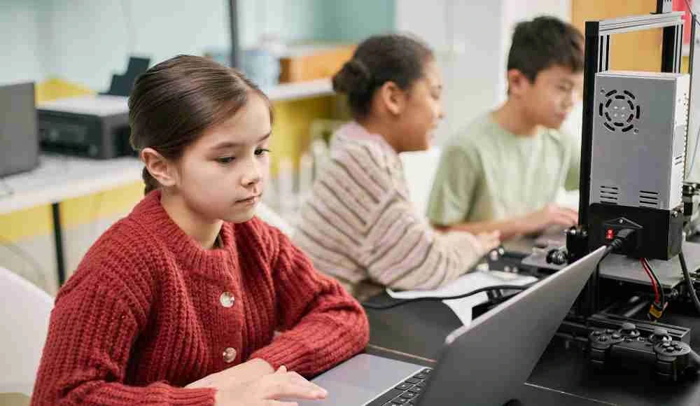 Riesgos de chatbots IA en regreso a clases