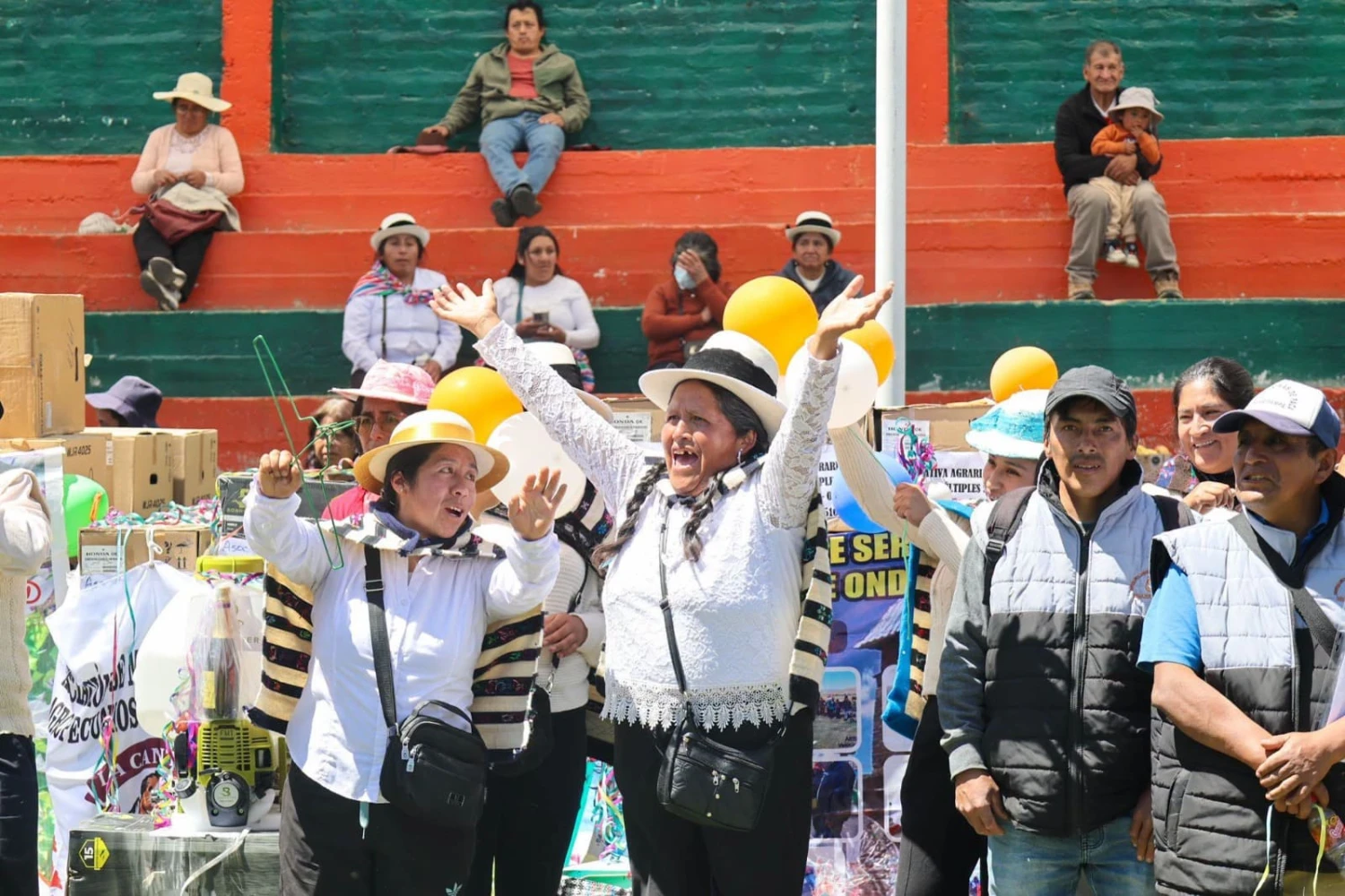 Junín entrega más de 700 equipos al sector agrario